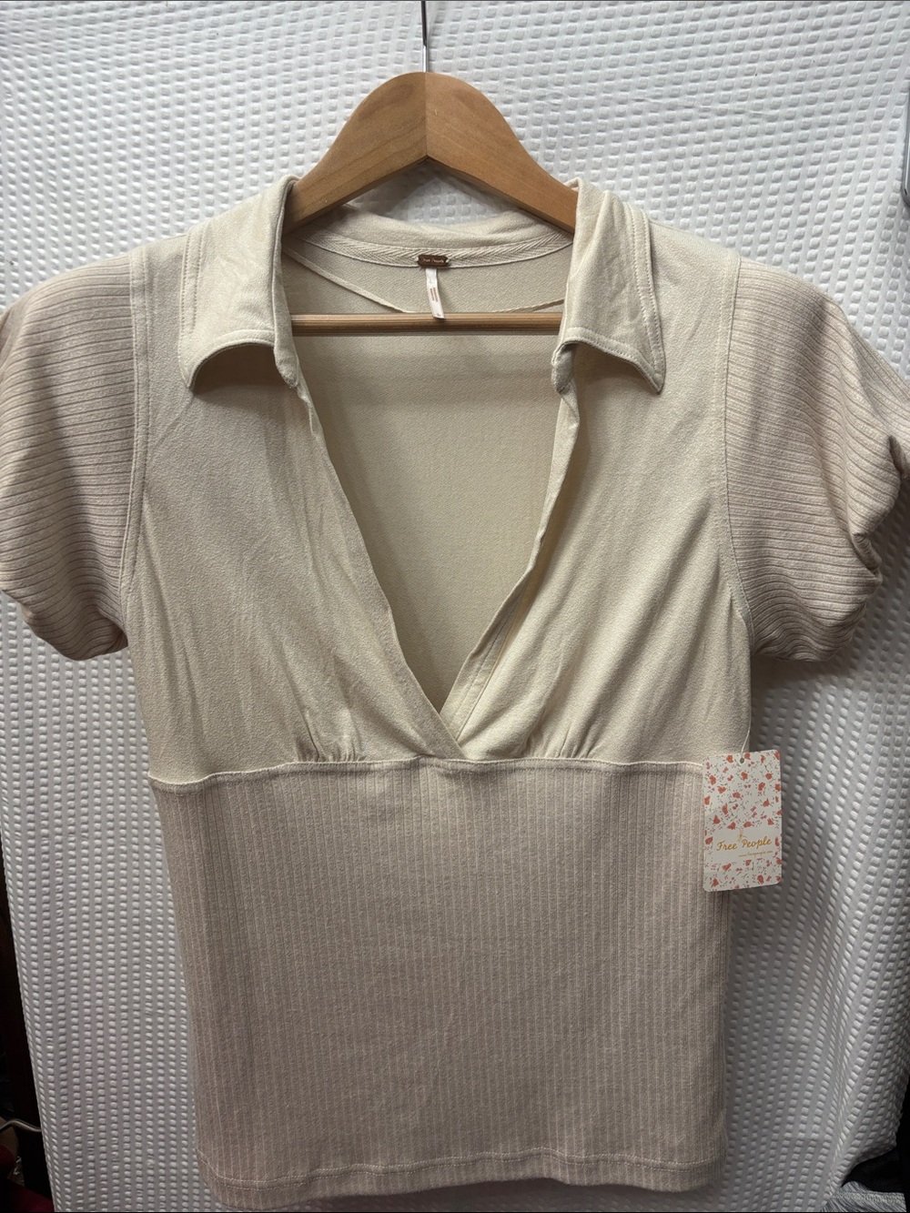 NWT Free People Molly Collared Tee w/ a deep V-neckline/ ribbed texture Sz L
